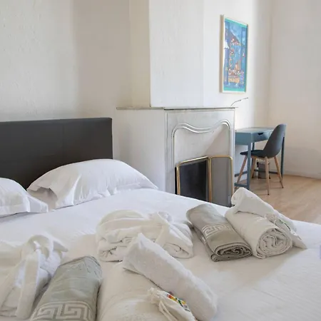 Beautiful Place Nationale In Old Town Appartamento Antibes
